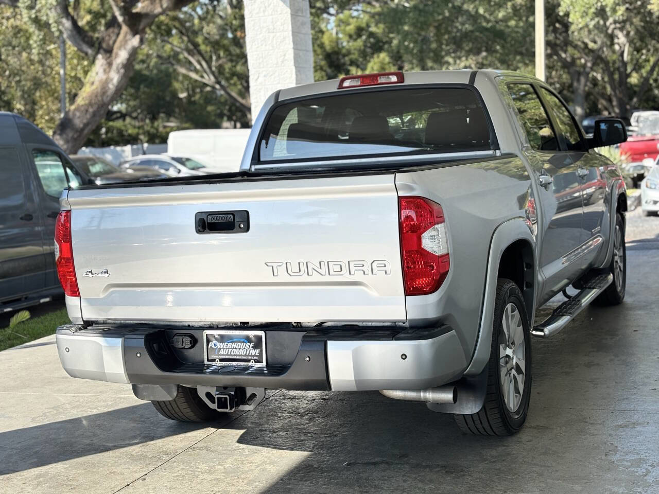Used 2016 Toyota Tundra Limited w/ Limited Premium Package image 9