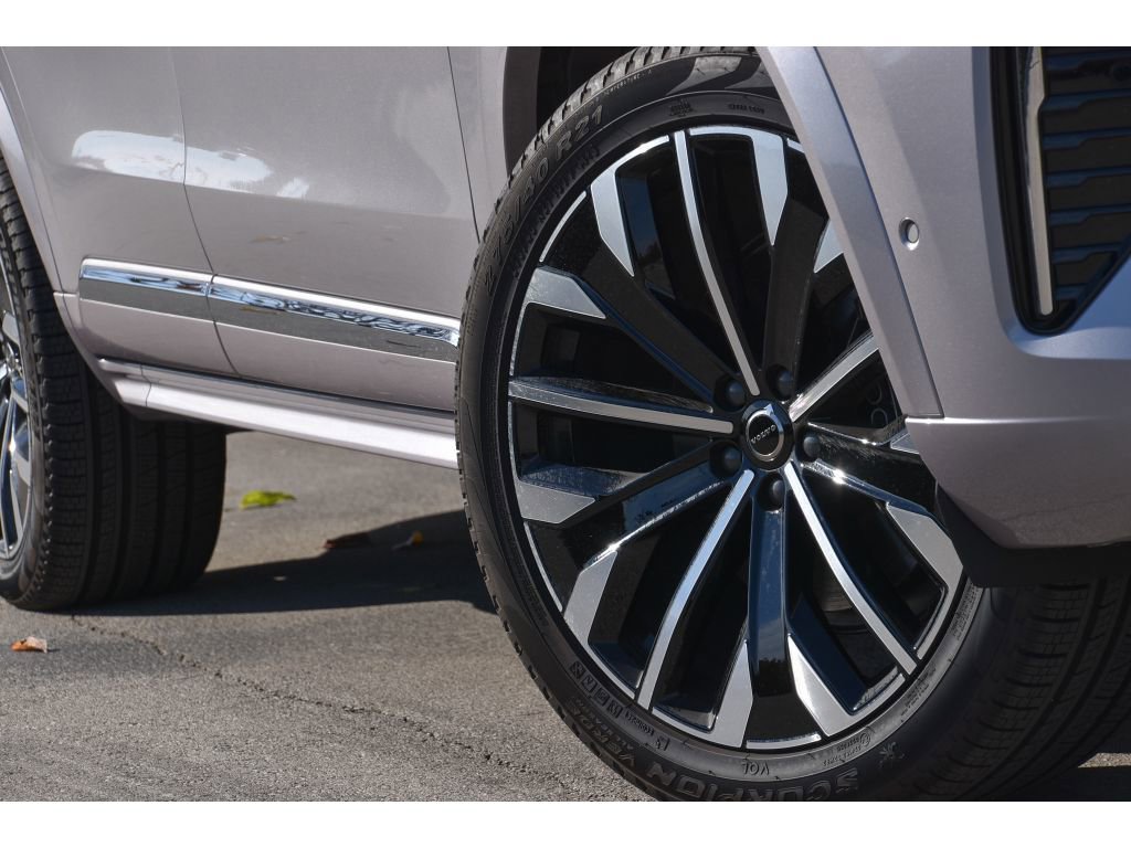 Certified 2026 Volvo XC90 B5 Plus image 10