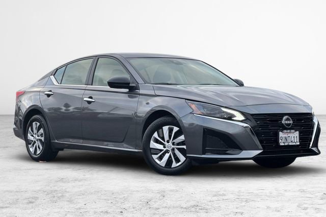 Used 2025 Nissan Altima 2.5 S image 2