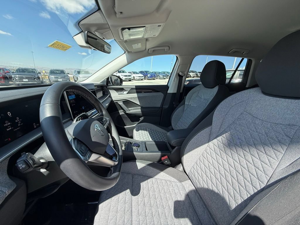 Certified 2025 Volkswagen Tiguan S FWD image 15