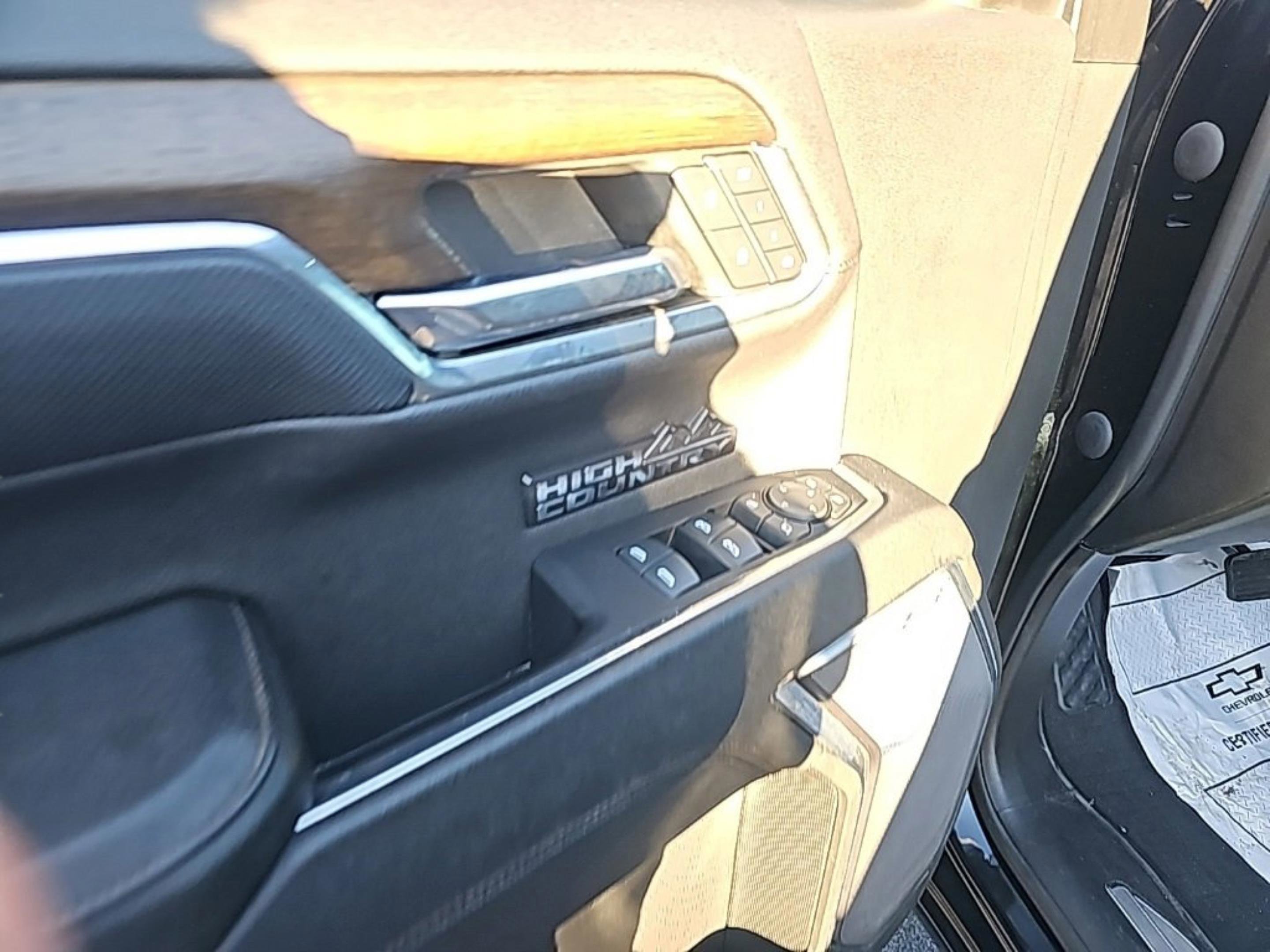 Used 2023 Chevrolet Silverado 1500 High Country w/ High Country Premium Package image 19