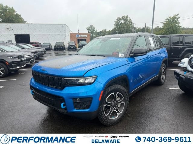 Used 2024 Jeep Grand Cherokee Trailhawk w/ Advanced Protech Group II AWD/4WD image 1