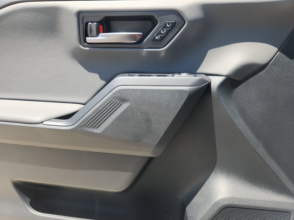 New 2026 Toyota RAV4 XSE AWD/4WD image 17