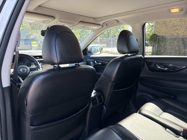 Used 2019 Nissan Rogue SL w/ Premium Package AWD/4WD image 12