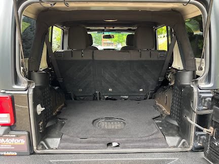 Used 2018 Jeep Wrangler Unlimited Sport S AWD/4WD image 36