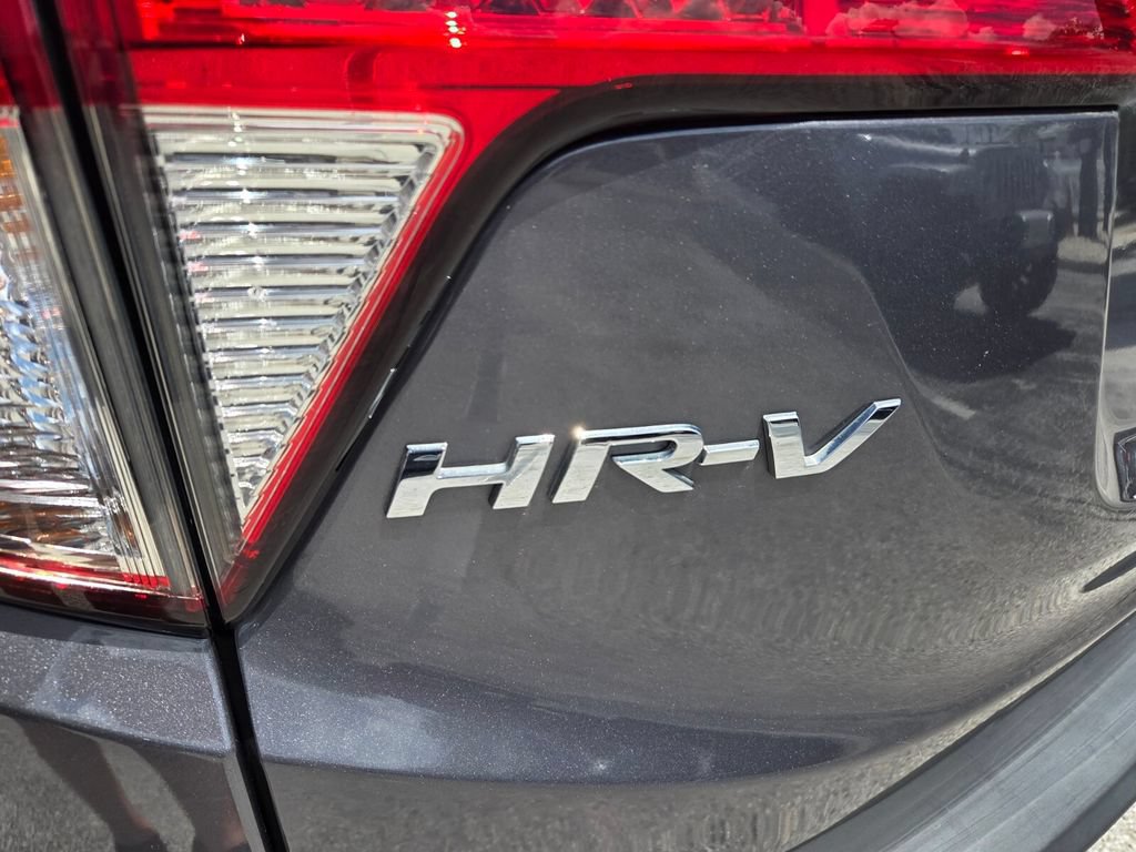 Used 2021 Honda HR-V LX image 8