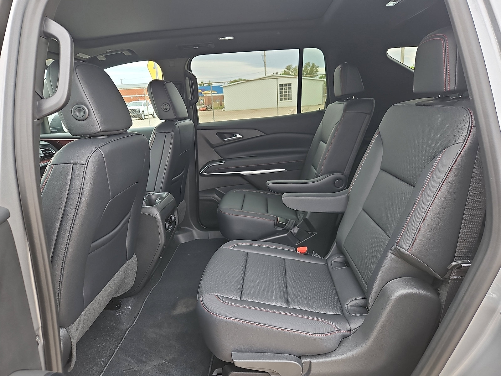 New 2026 Chevrolet Traverse Z71 w/ Driver Confidence Package AWD/4WD image 11