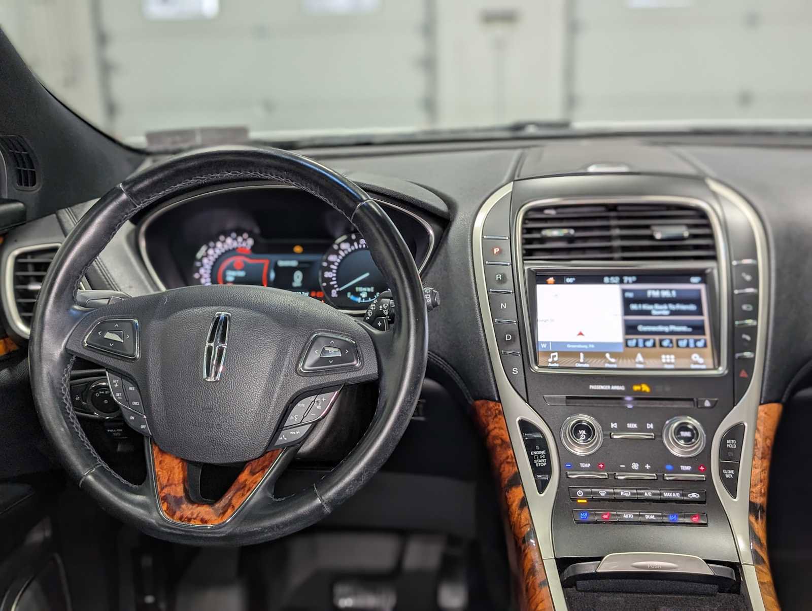 Used 2017 Lincoln MKX Reserve image 5