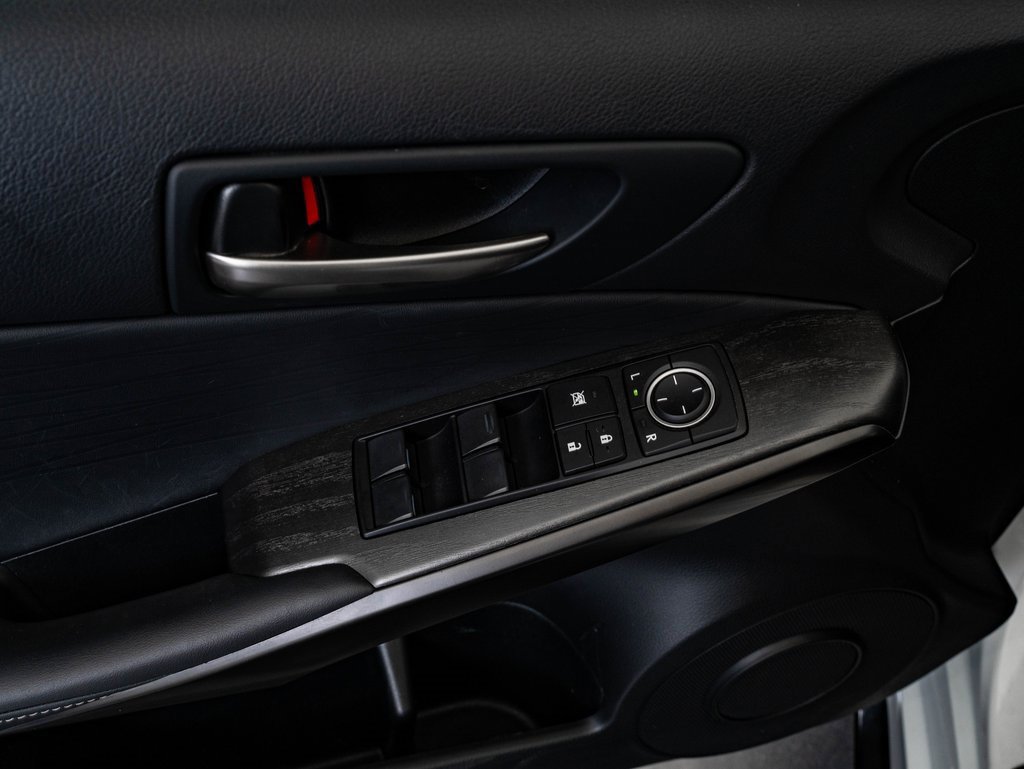 Certified 2022 Lexus IS 350 F Sport image 25