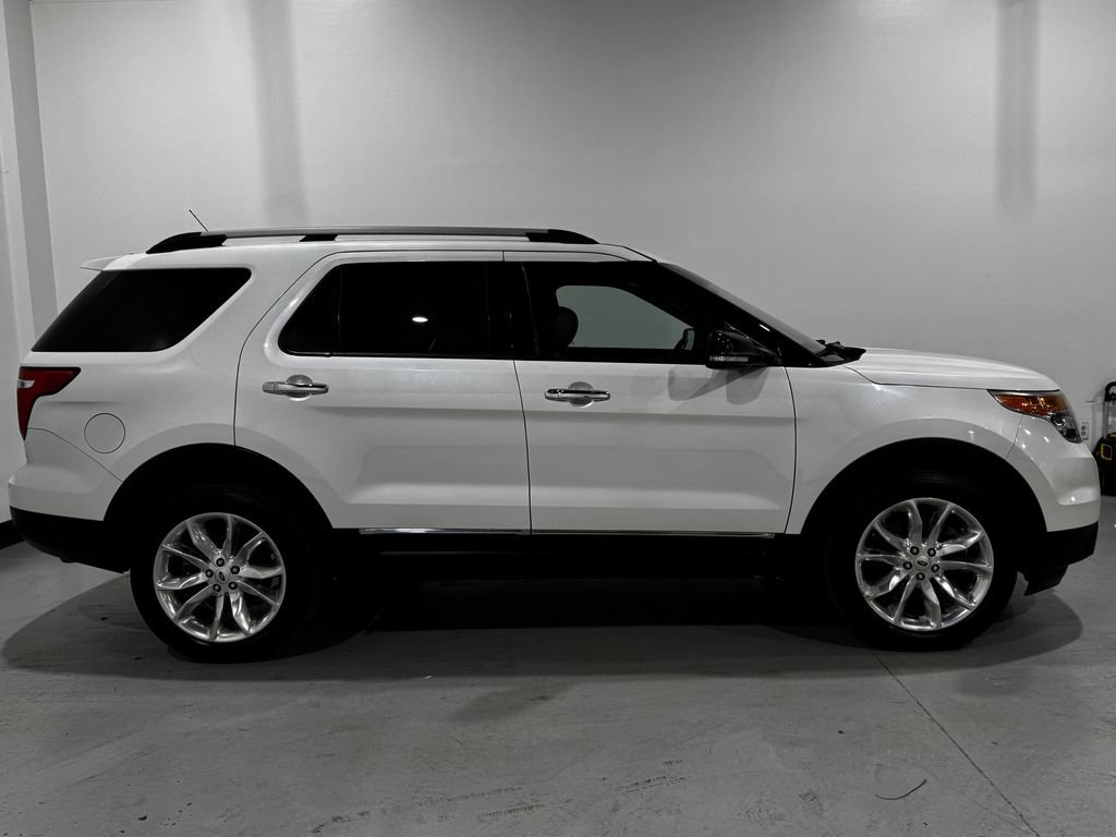 Used 2015 Ford Explorer XLT w/ Equipment Group 202B image 22