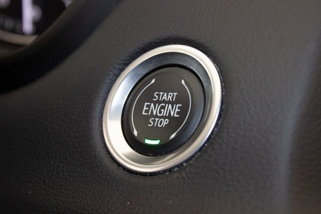 Used 2023 Cadillac XT4 Luxury w/ Cold Weather Package AWD/4WD image 28