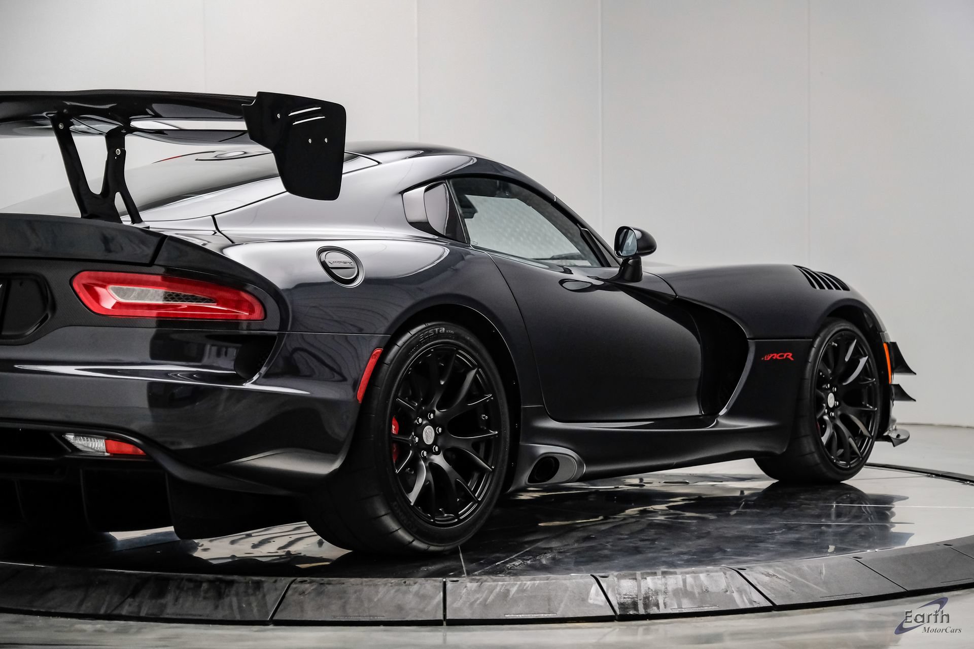 Used 2017 Dodge Viper ACR w/ Extreme Aero Package RWD image 26
