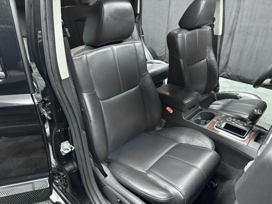 Used 2010 Jeep Commander Limited image 33