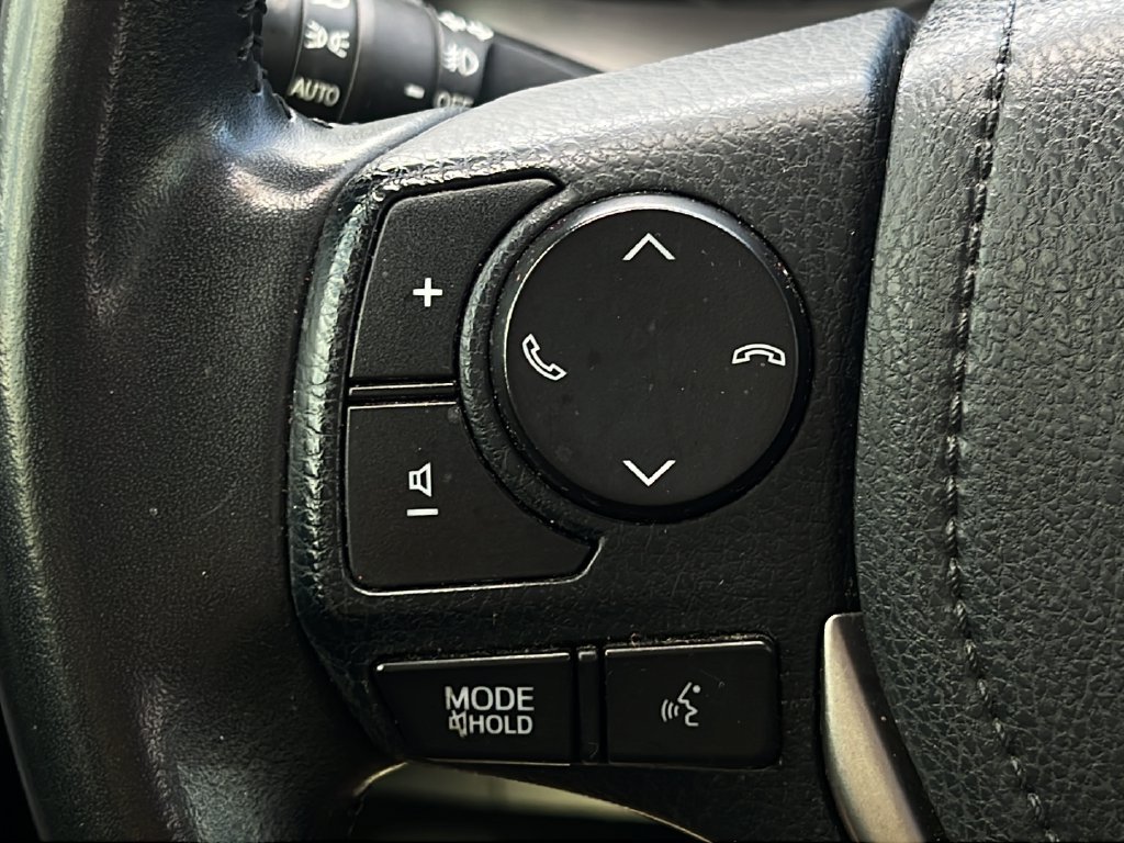 Used 2018 Toyota RAV4 XLE FWD image 20