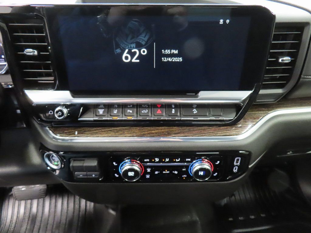 Used 2024 GMC Sierra 3500 SLE w/ SLE Convenience Package image 12