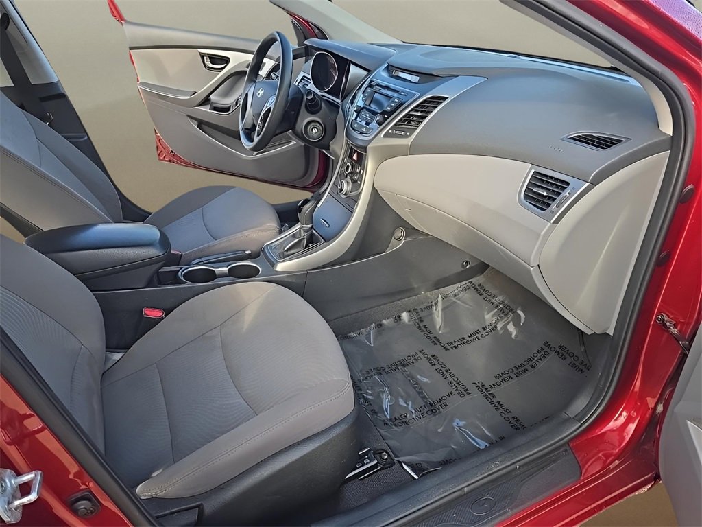 Used 2014 Hyundai Elantra SE image 18