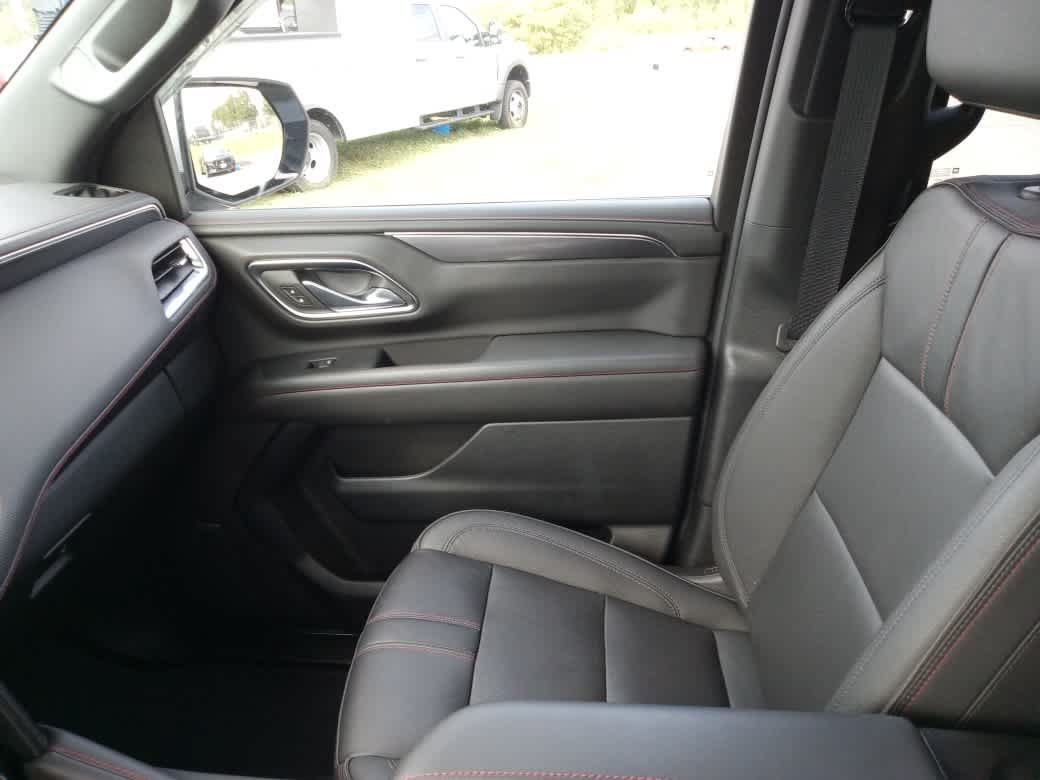 Used 2024 Chevrolet Suburban RST w/ Luxury Package AWD/4WD image 23