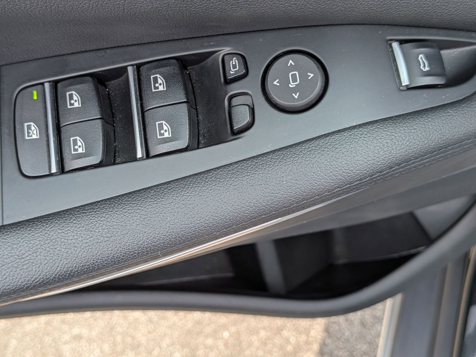 Used 2022 BMW X5 xDrive40i w/ Premium Package image 14