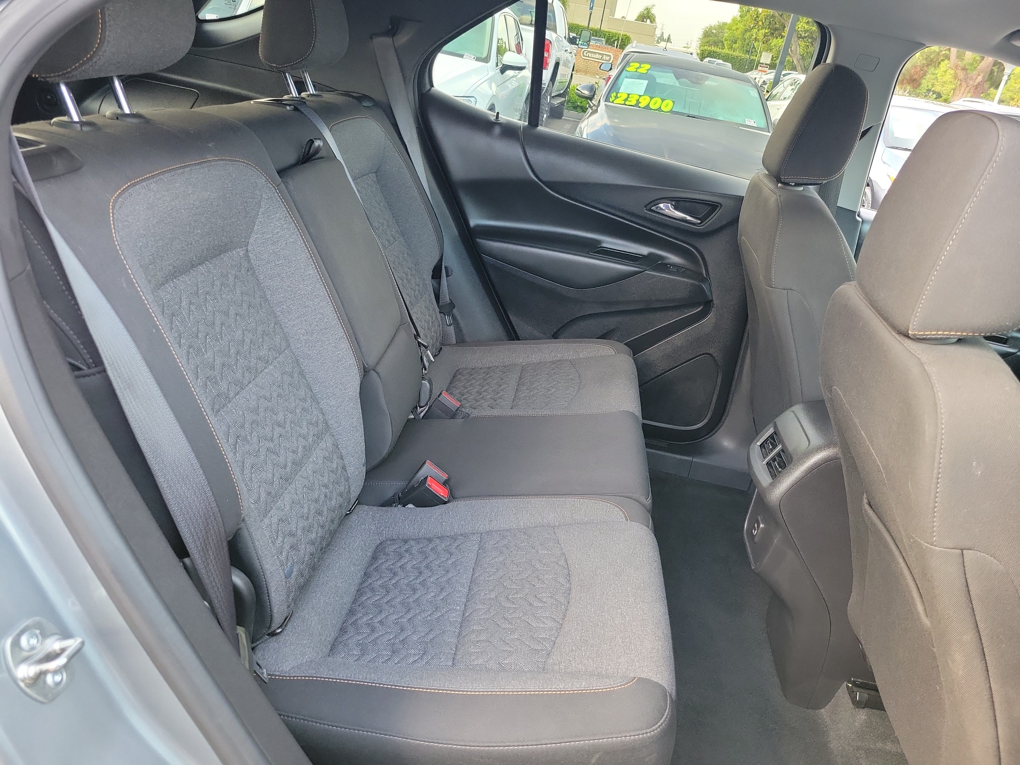 Used 2024 Chevrolet Equinox LT FWD image 23