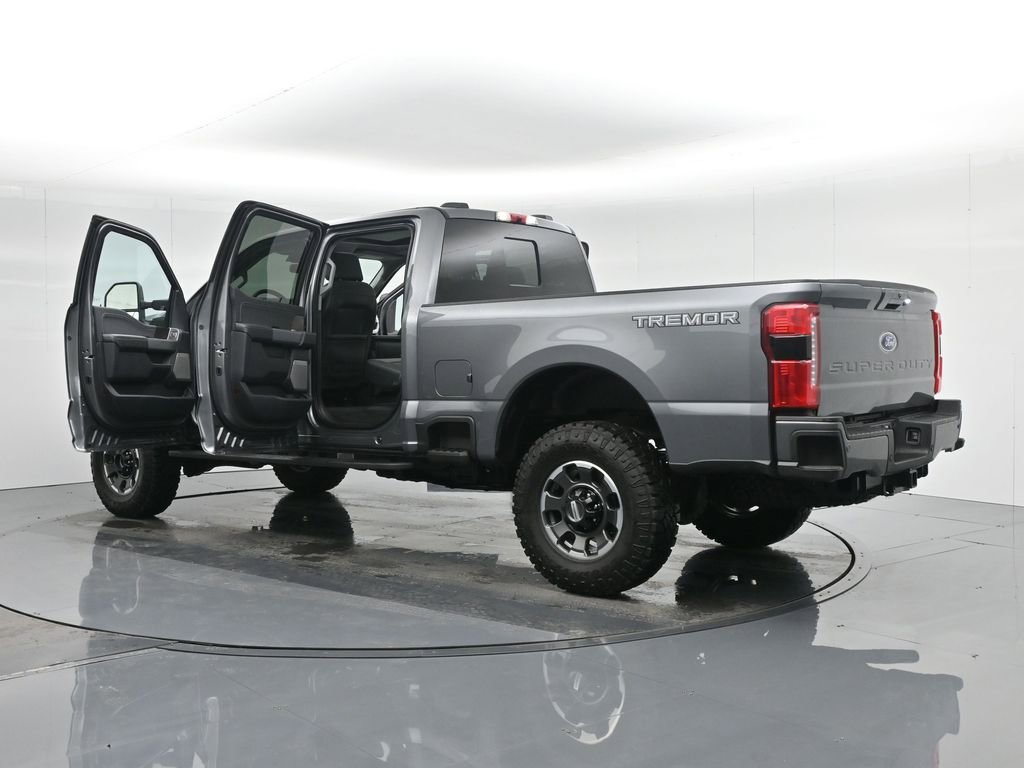 Used 2024 Ford F250 Lariat w/ Tremor Off-Road Package image 40