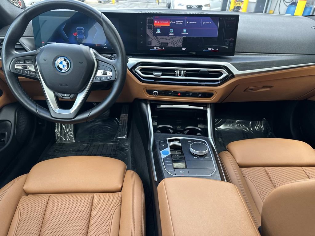 Used 2023 BMW i4 eDrive35 w/ Premium Package image 10