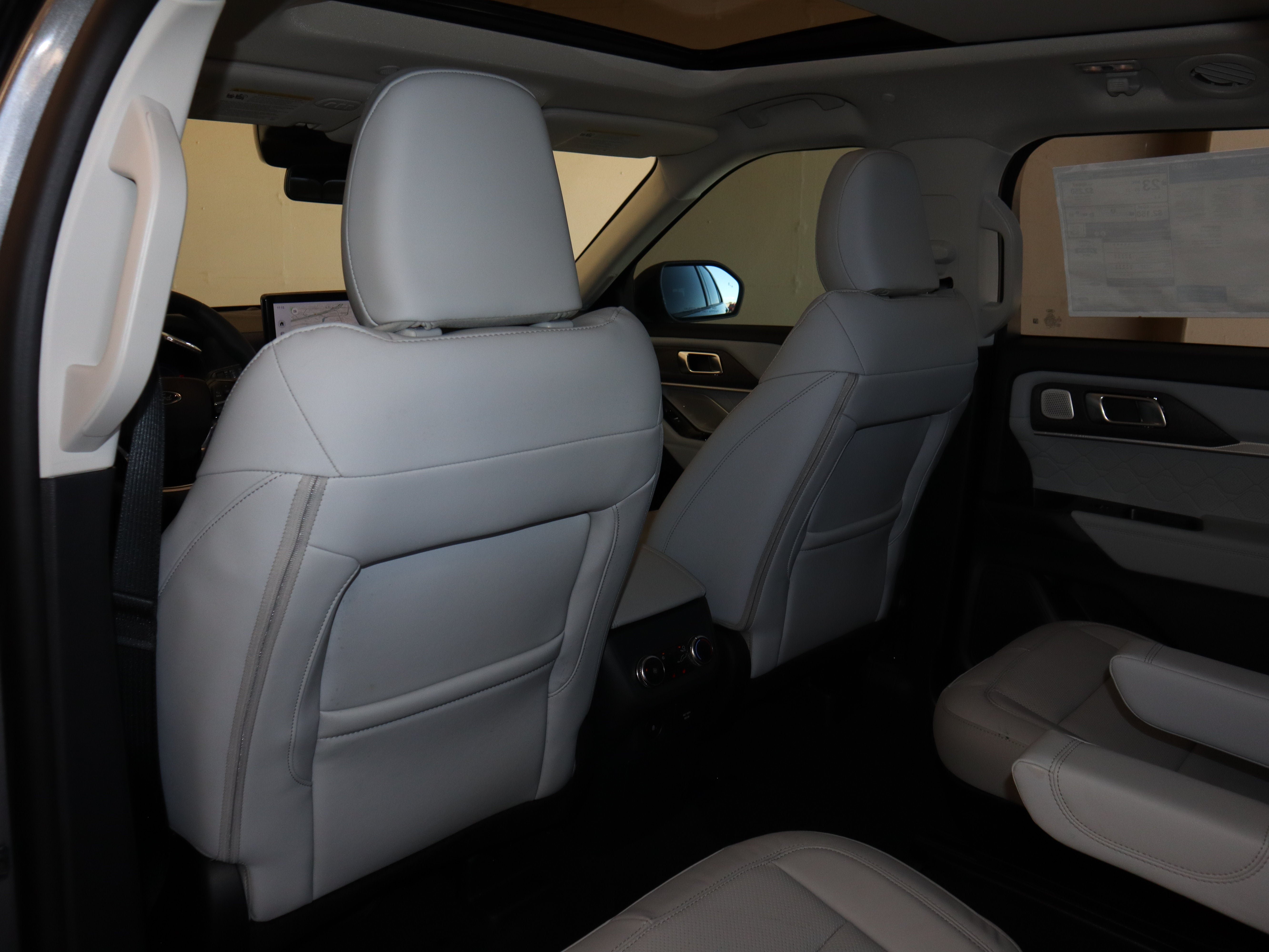 New 2026 Ford Explorer Platinum w/ LUX Leather Package AWD/4WD image 36