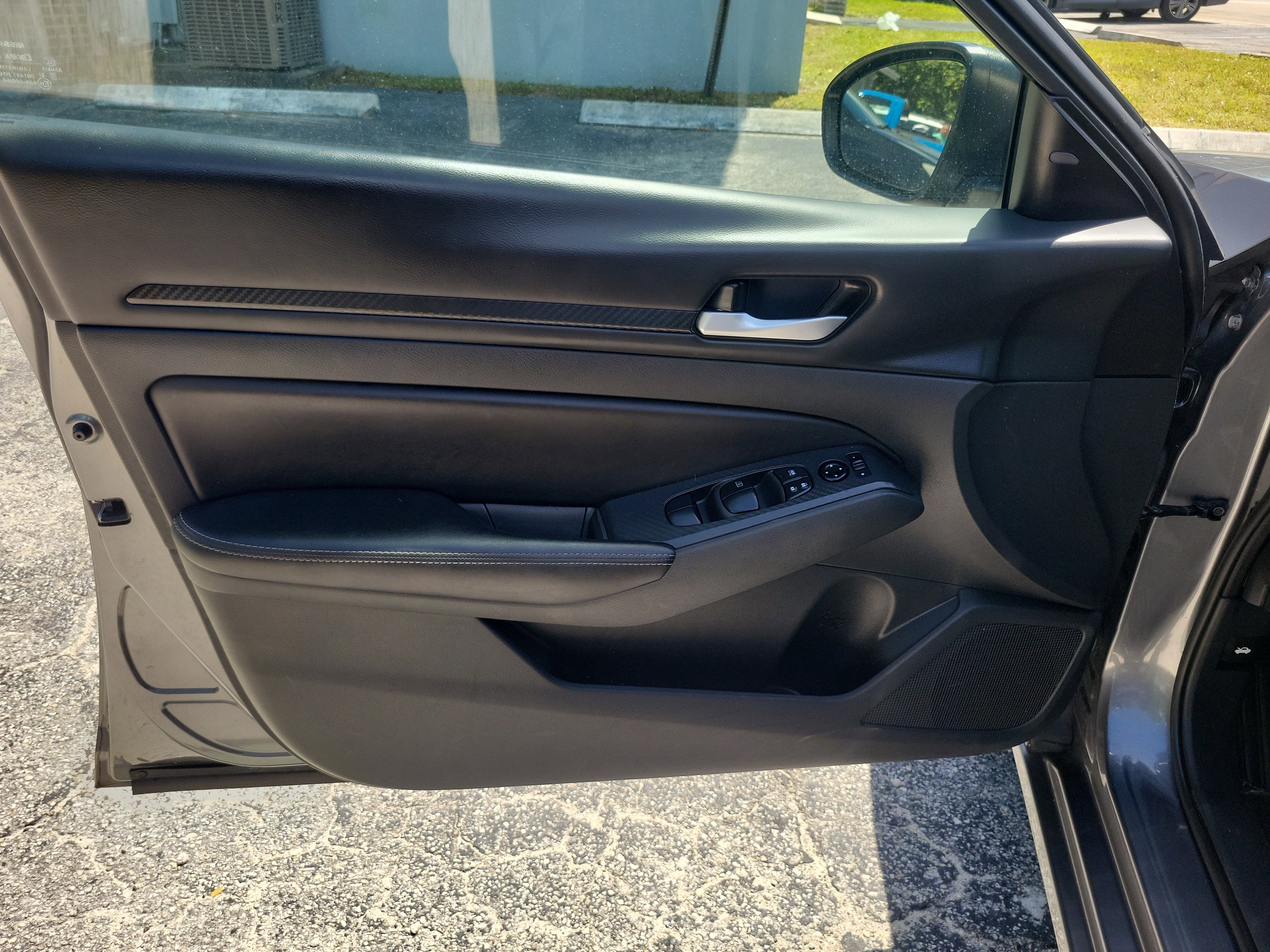 Used 2024 Nissan Altima 2.5 SV FWD image 19