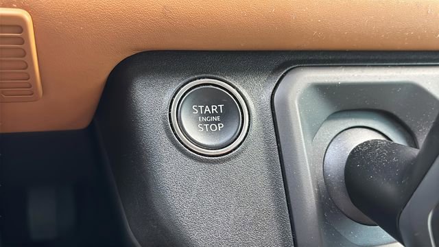 Used 2023 Land Rover Defender 130 X-Dynamic SE AWD/4WD image 29