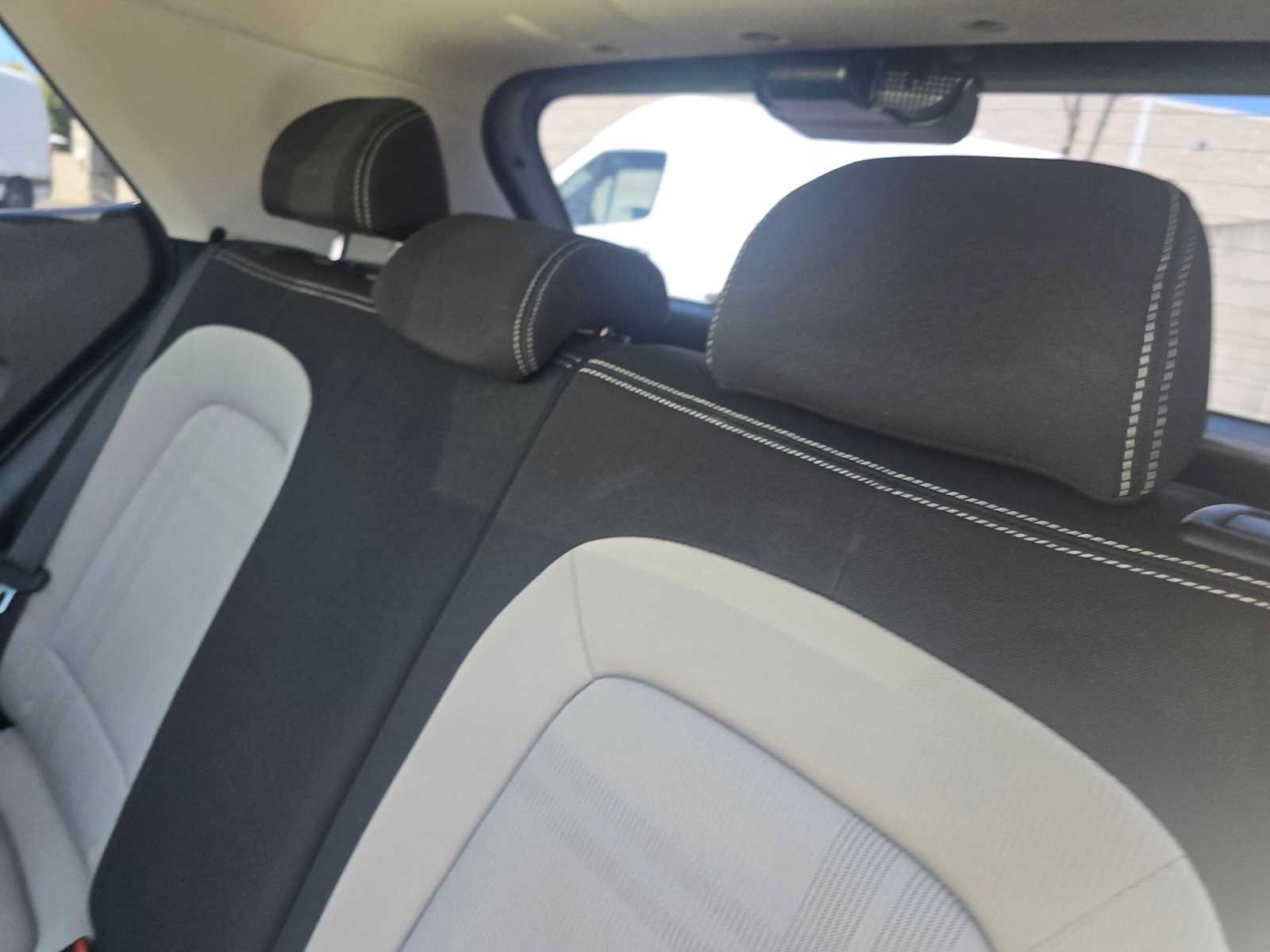 Used 2020 Hyundai Venue SEL FWD image 17