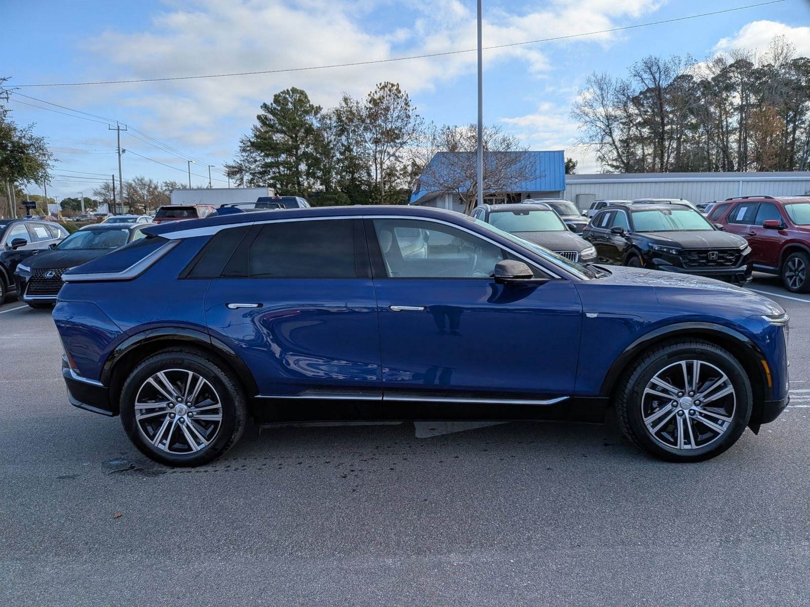 Used 2024 Cadillac Lyriq Luxury w/ LPO, Floor Liner Package image 2