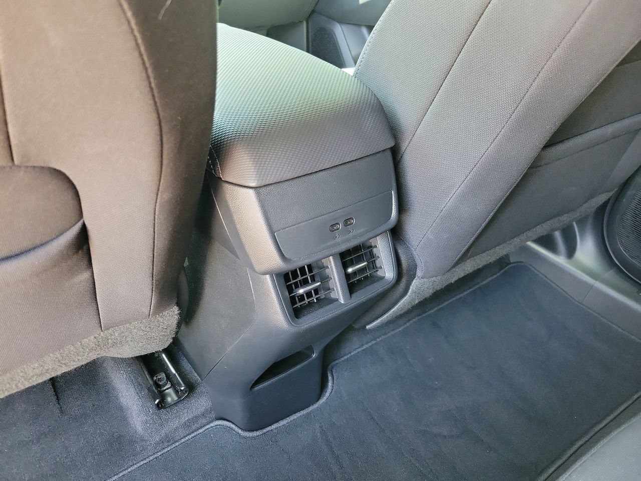 Used 2026 Chevrolet Equinox LT FWD image 10