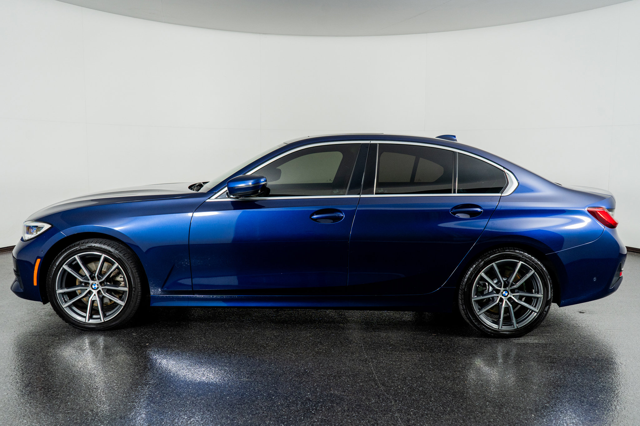 Used 2020 BMW 330i Sedan w/ Executive Package image 16
