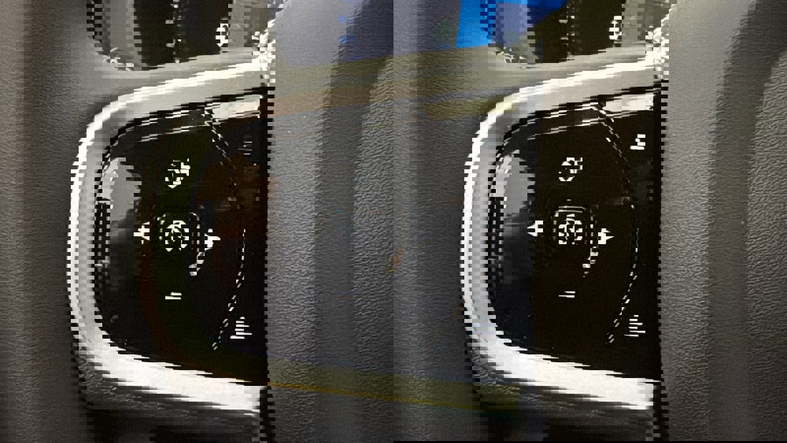 Used 2026 Volvo XC60 B5 Plus w/ Protection Package Premier image 13