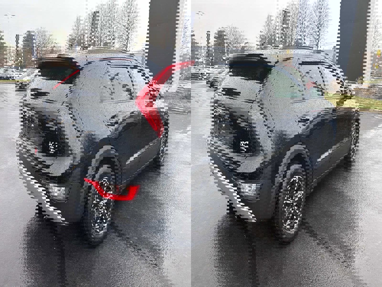 Used 2023 Kia Niro EX image 8