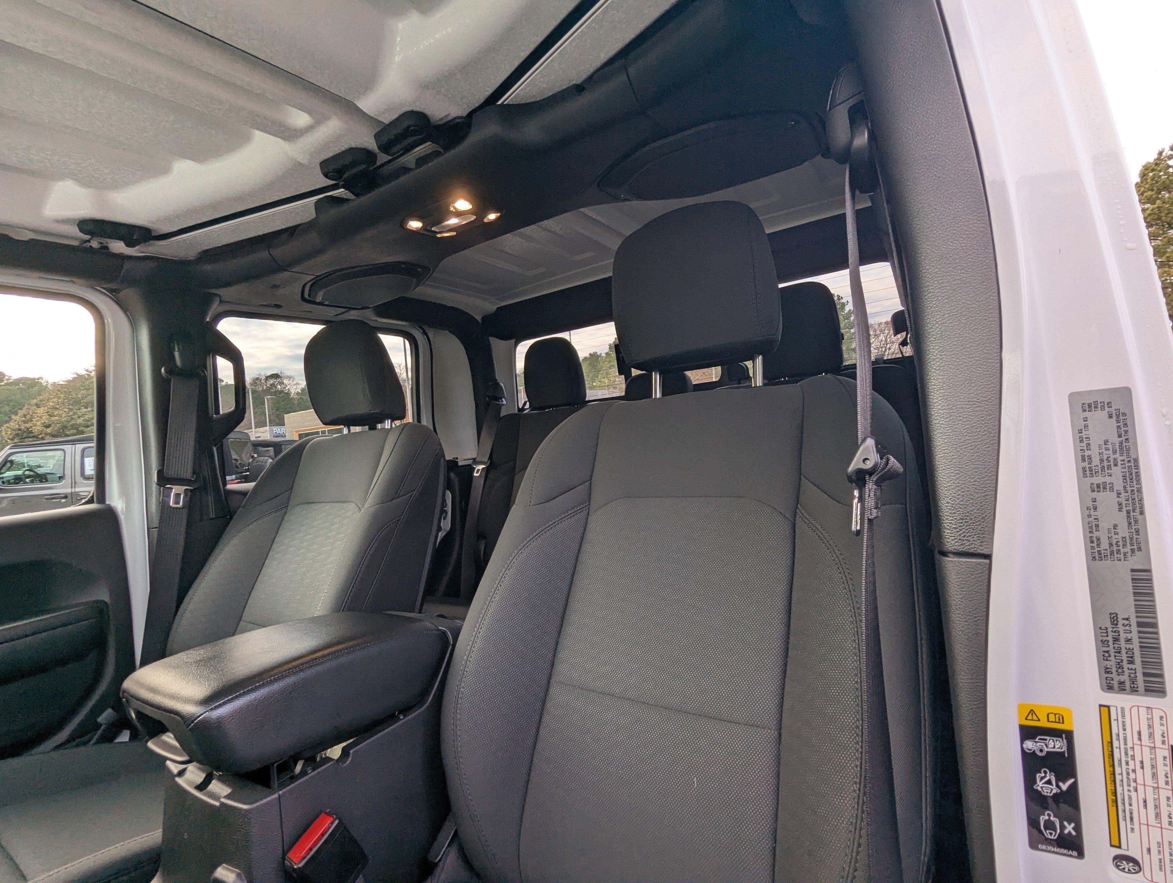 Used 2021 Jeep Gladiator Willys image 9