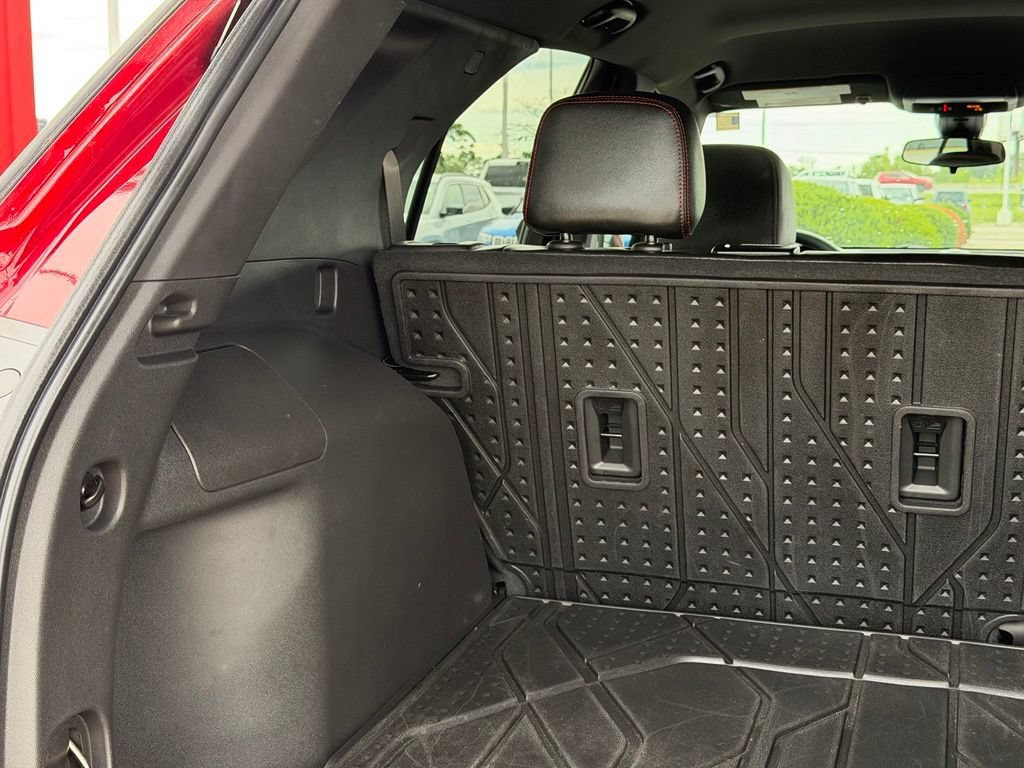 Used 2024 Chevrolet Equinox RS w/ LPO, Floor Liner Package FWD image 30