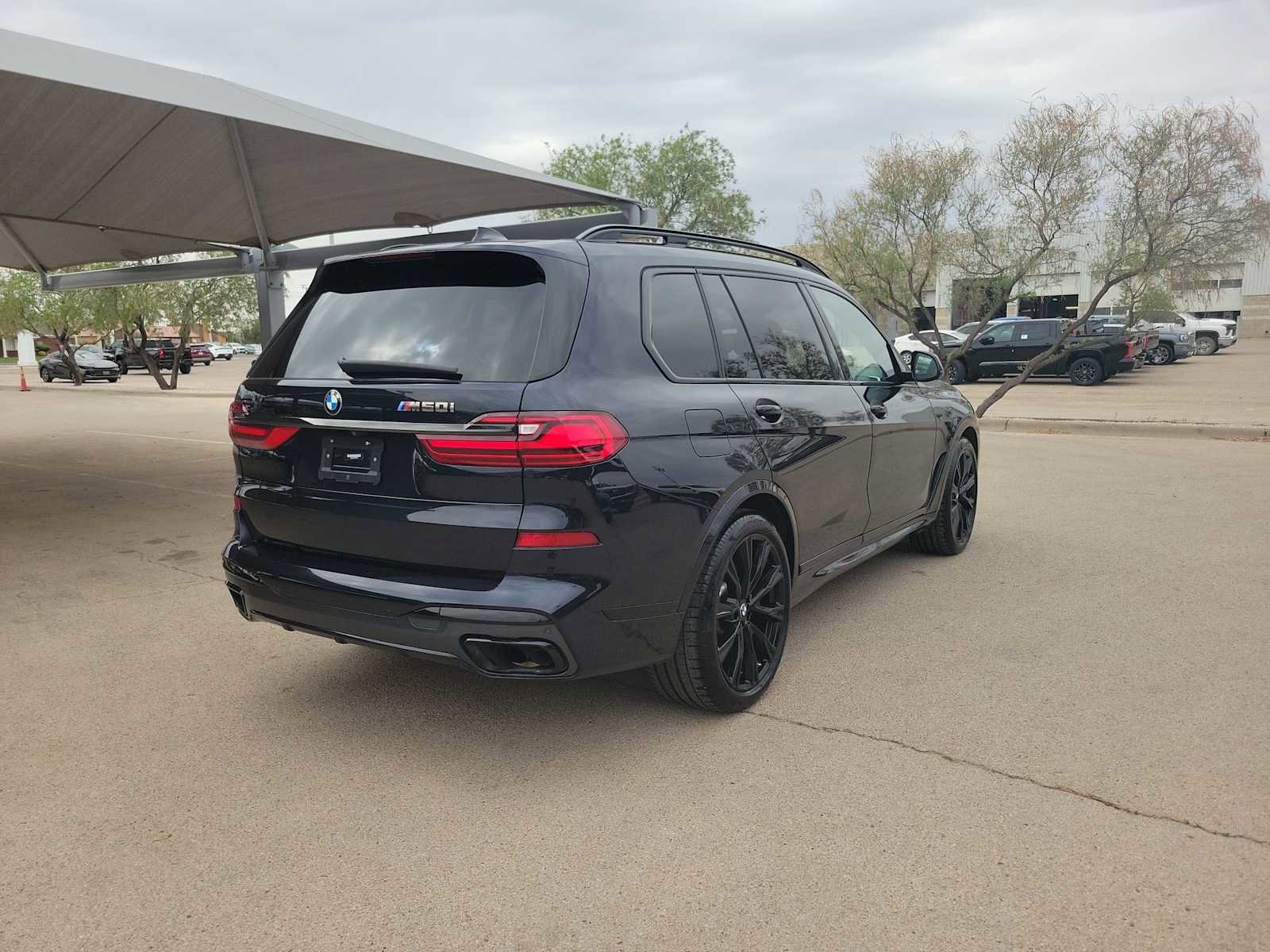 Used 2022 BMW X7 M50i w/ Dynamic Handling Package image 8