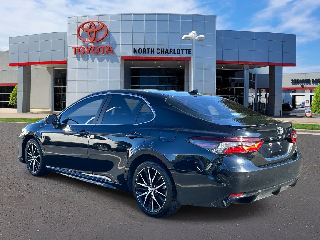 Used 2021 Toyota Camry SE FWD image 6