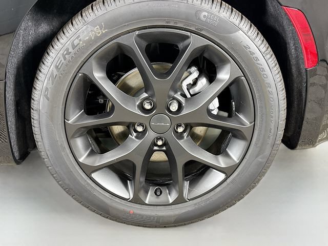 New 2027 Chrysler Pacifica Limited FWD image 34