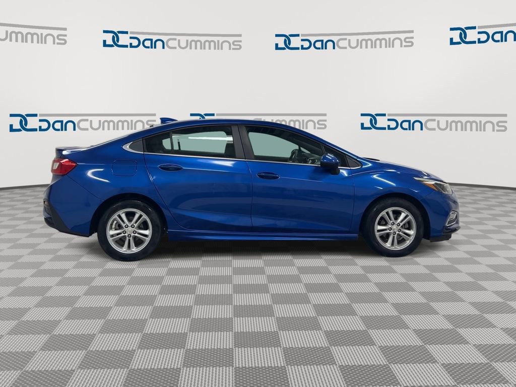 Used 2018 Chevrolet Cruze LT w/ RS Package FWD image 9