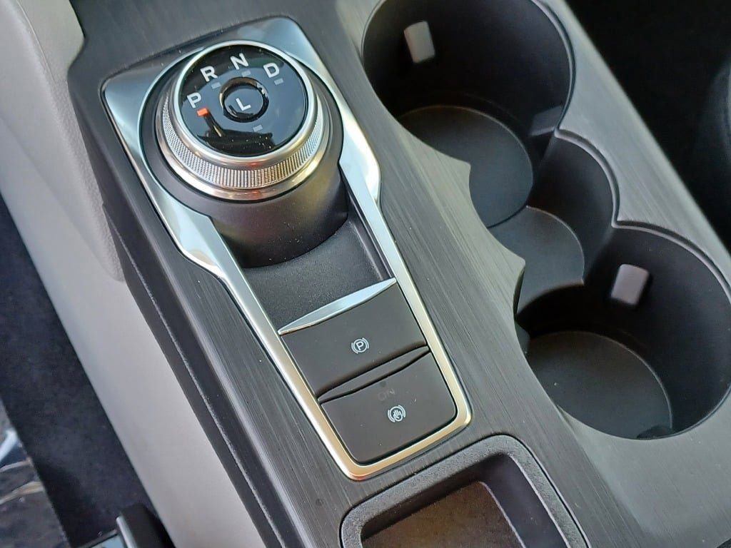 Used 2023 Ford Escape SE image 27