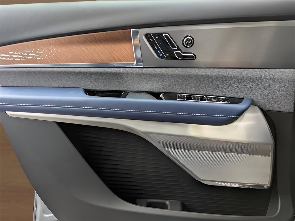 New 2026 Cadillac Vistiq Premium Luxury image 12