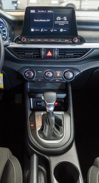 Used 2024 Kia Forte LXS w/ LXS Technology Package FWD image 16