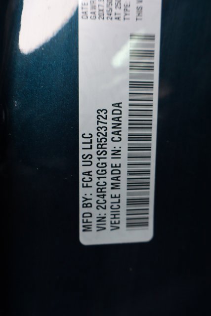 Used 2025 Chrysler Pacifica Limited image 33