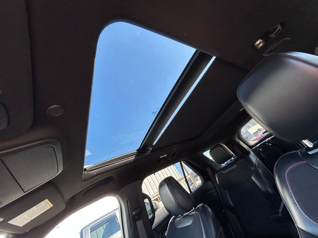 Used 2025 Ford Explorer ST AWD/4WD image 32