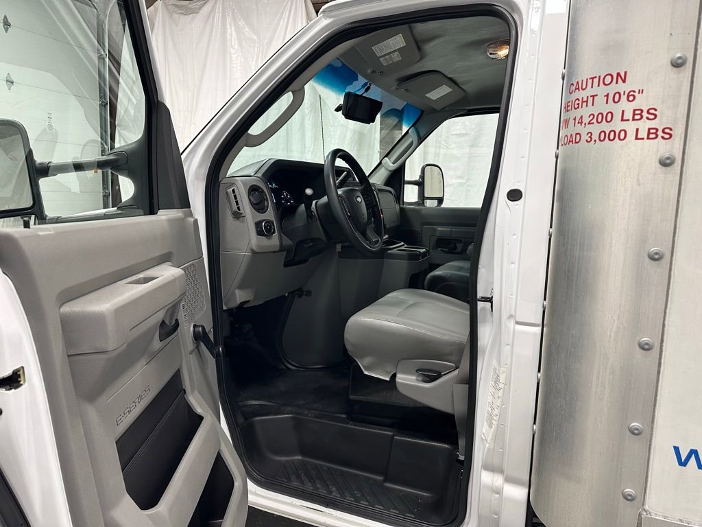Used 2024 Ford E-350 and Econoline 350 Super Duty image 10