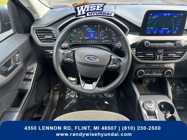 Used 2022 Ford Escape SE w/ Cold Weather Package image 17