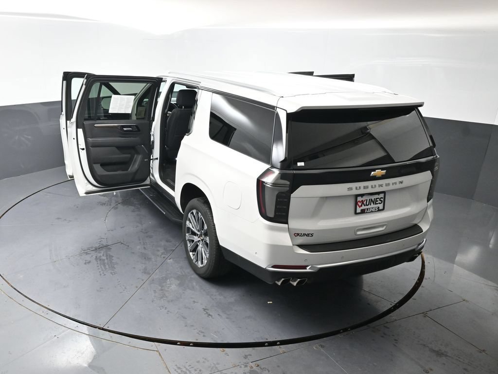 Used 2025 Chevrolet Suburban High Country AWD/4WD image 62