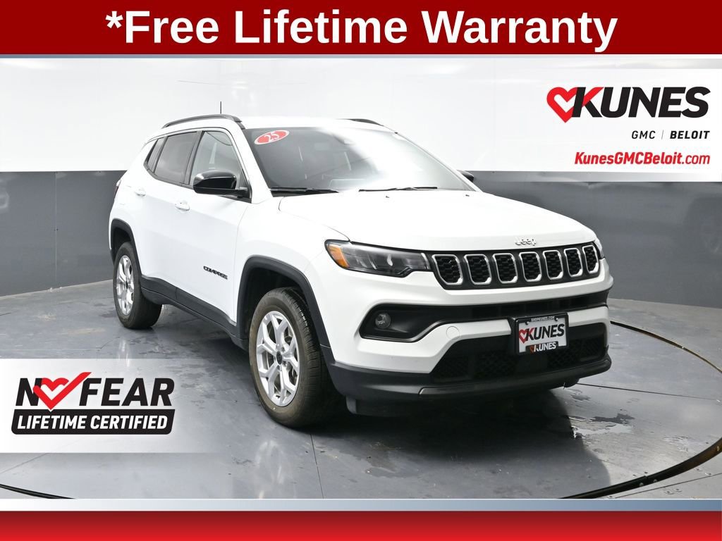 Used 2025 Jeep Compass Latitude AWD/4WD image 1