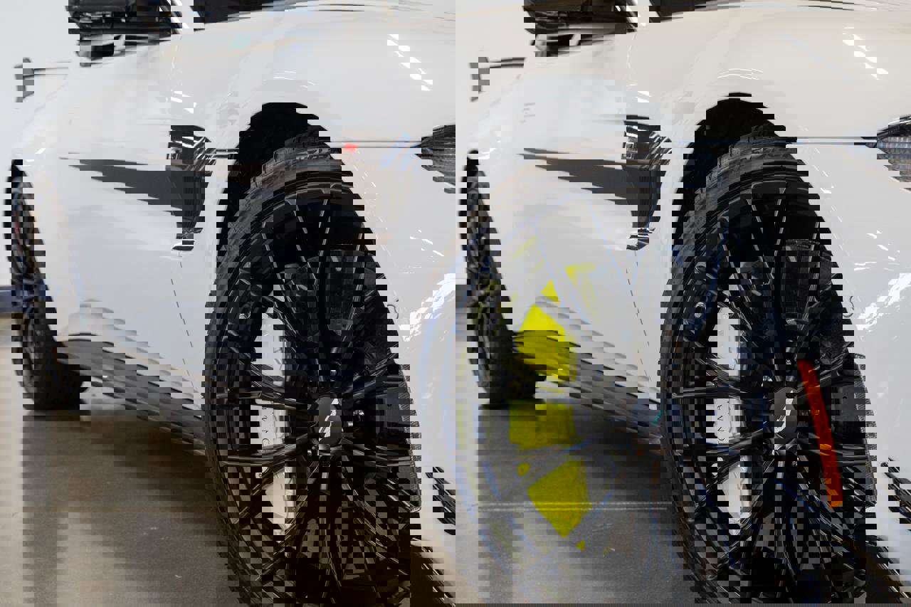 Used 2023 Aston Martin V8 Vantage Coupe image 38